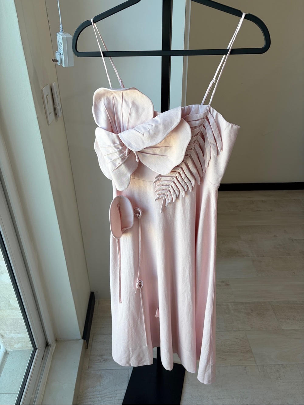 Farm Rio: Floral-appliqué linen-blend midi dress - Picture 4 of 9